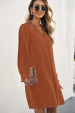 Diepe V-Hals Mini Jurk met Ruche Mouw - Mini Dresses - Jurkjes.co