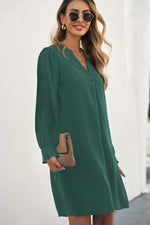 Diepe V-Hals Mini Jurk met Ruche Mouw - Mini Dresses - Jurkjes.co