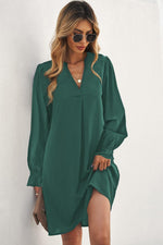 Diepe V-Hals Mini Jurk met Ruche Mouw - Mini Dresses - Jurkjes.co