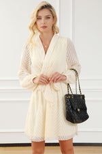 Elegante Gestreepte Pofmouw Jurk met Knoop - Mini Dresses - Jurkjes.co