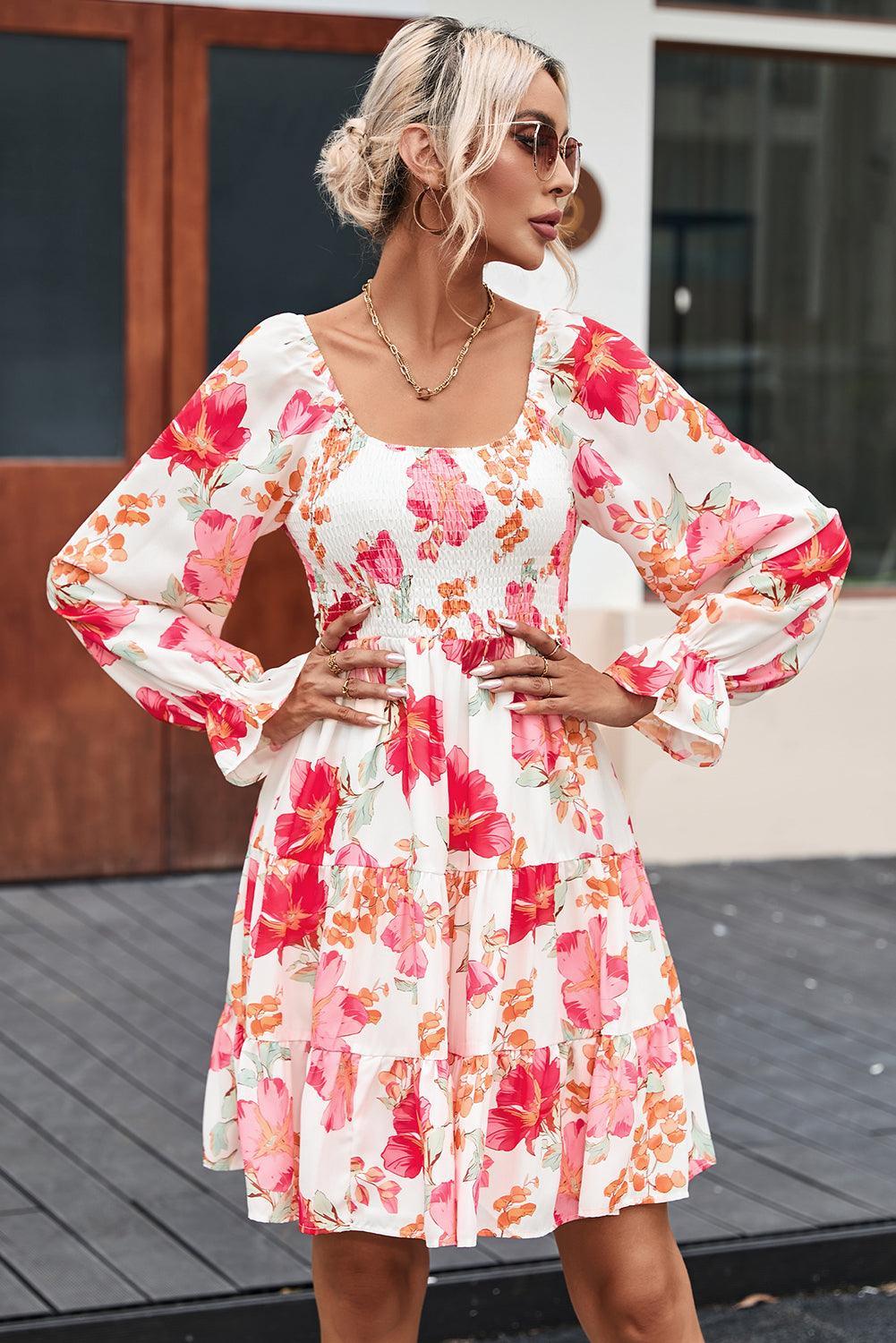 Gesmokte Bloemenjurk met Tiers - Floral Dresses - Jurkjes.co