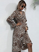 Midi Jurk met V-hals en Leoprint - Midi Dresses - Jurkjes.co