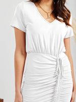 Midi Jurk met V-hals en Rimpelkoord - Midi Dresses - Jurkjes.co