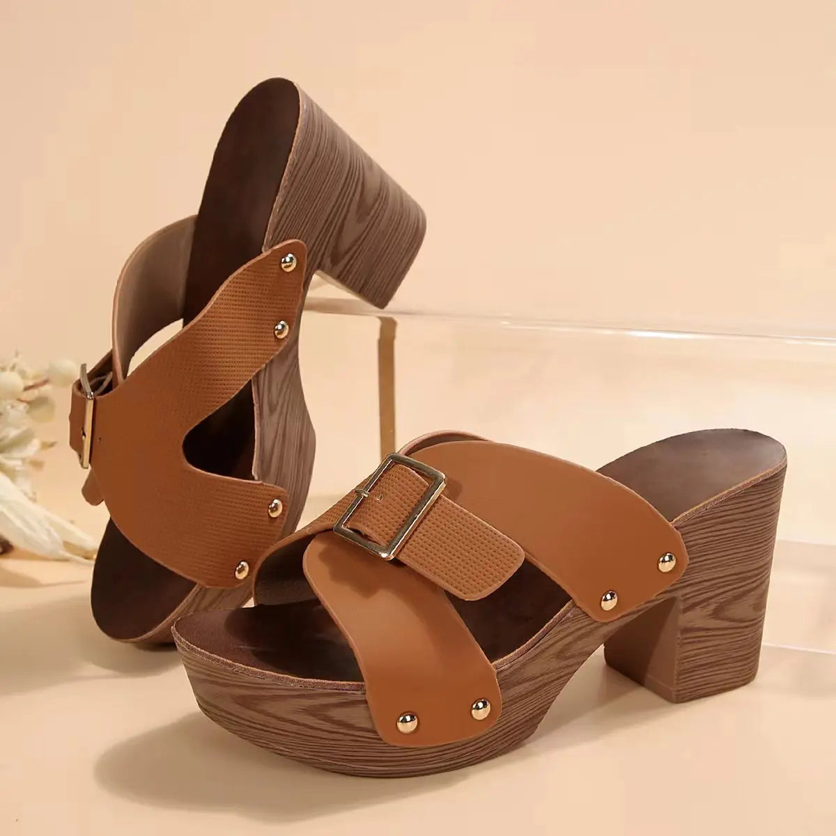 Buckled Sandalen met Elegante Gesp