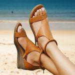 Sandalen met Elegante Bandjes en Sleehak