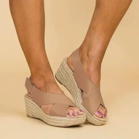 Wedge Sandalen met Chic Kruisband