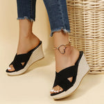 Wedge Sandalen met Kruisriem Ontwerp