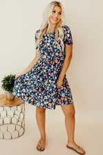 A-lijn Bloemenjurk met Korte Mouw - Floral Dresses - Jurkjes.co