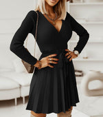 A-lijn Jurk met V-hals en Plooirok - Mini Dresses - Jurkjes.co