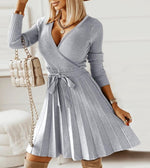 A-lijn Jurk met V-hals en Plooirok - Mini Dresses - Jurkjes.co