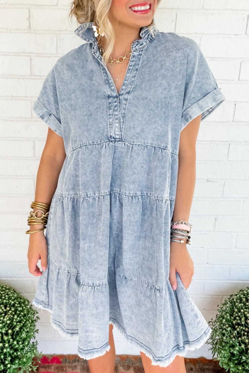 Acid Wash Denim Jurk met V-hals - Mini Dresses - Jurkjes.co