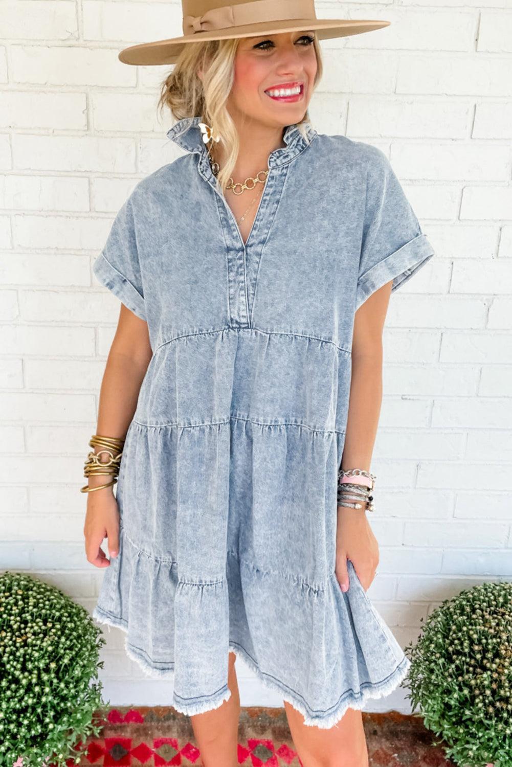 Acid Wash Denim Jurk met V-hals - Mini Dresses - Jurkjes.co