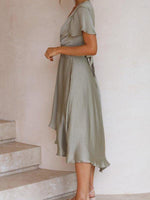 Asymmetrische Midi Jurk met V-hals - Midi Dresses - Jurkjes.co