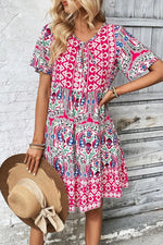 Bohemien Print Jurk met Strik en Ruches - Mini Dresses - Jurkjes.co