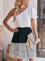 Eén-Schouder Jurk met Dierenprint - Group9 - Jurkjes.co