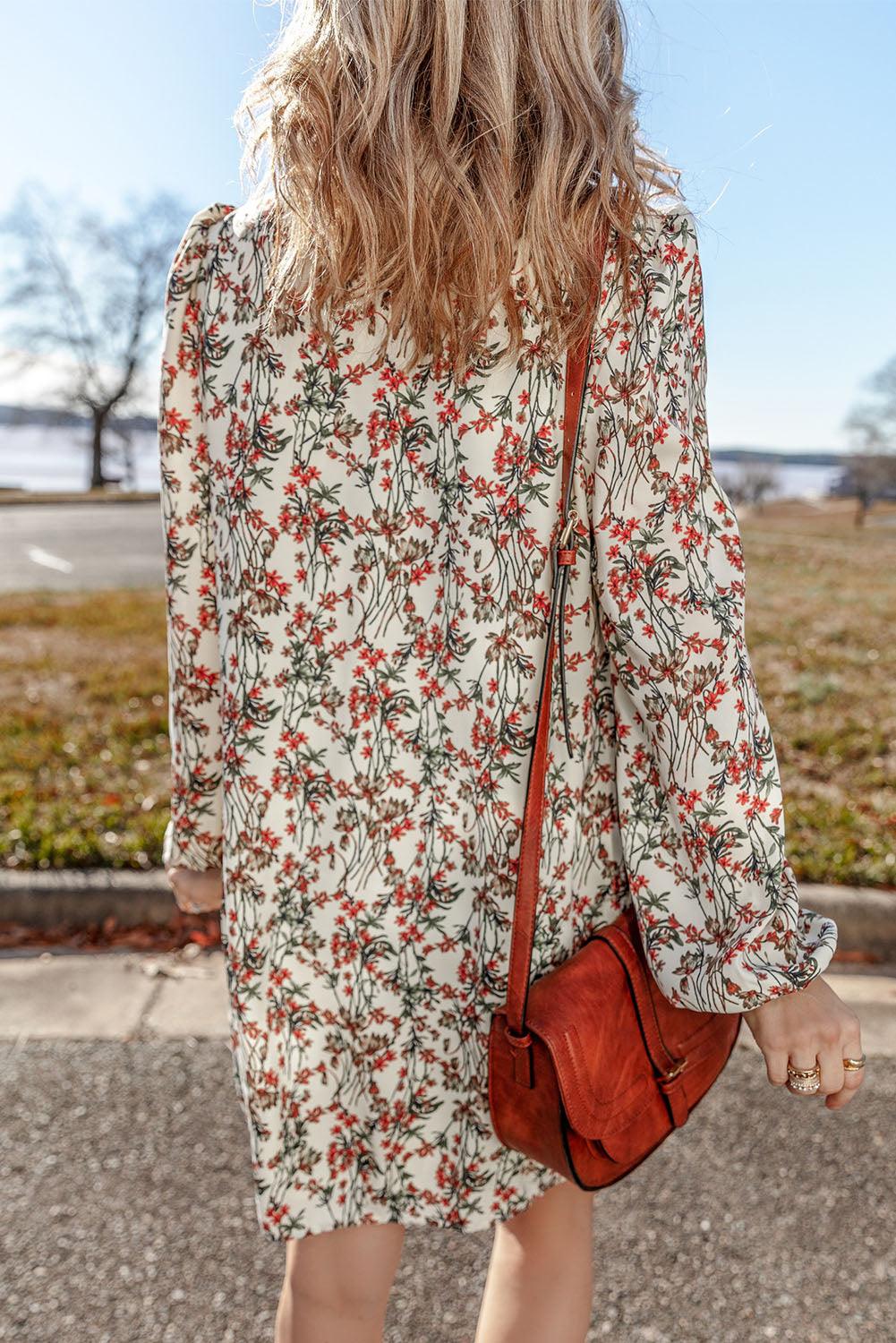 Elegante Bloemenprint Mini Jurk met Lange Mouwen - Floral Dresses - Jurkjes.co
