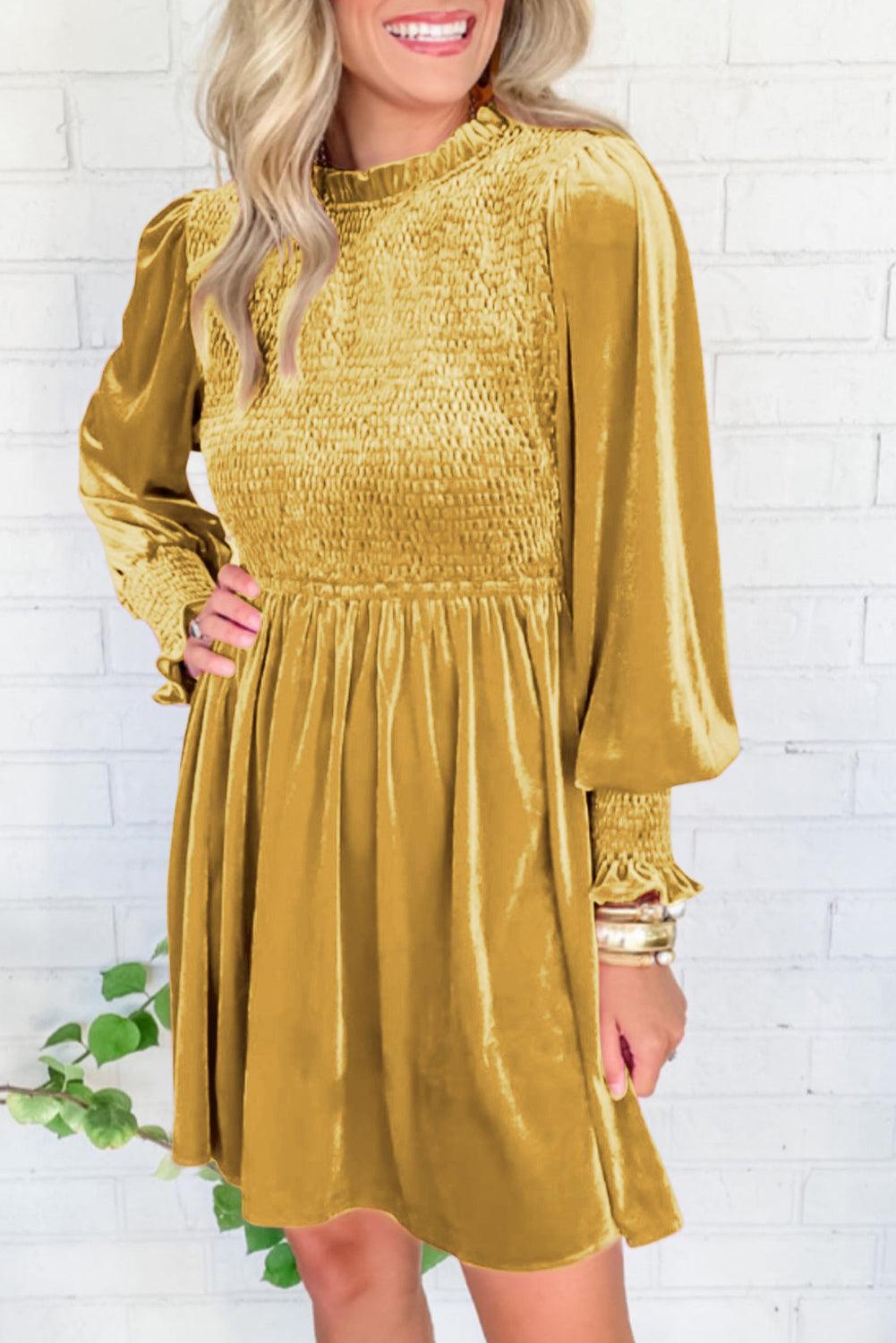 Fluwelen Mini Jurk met Ruffle Hals - Mini Dresses - Jurkjes.co