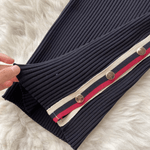 Gebreide Jurk met Strepen en Knoopdetails - Dresses - Jurkjes.co