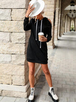 Hoodie Jurk met V-hals en Off-shoulder - Group3 - Jurkjes.co