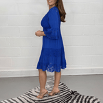 Kanten Jurk met Stijlvolle Details - Dresses - Jurkjes.co