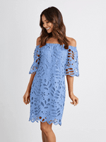 Knielange Jurk met Off-Shoulder en Bloemen - Mini Dresses - Jurkjes.co