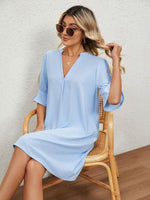 Knielange Jurk met V-hals en Rimpelmouwen - Mini Dresses - Jurkjes.co