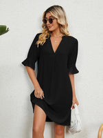 Knielange Jurk met V-hals en Rimpelmouwen - Mini Dresses - Jurkjes.co