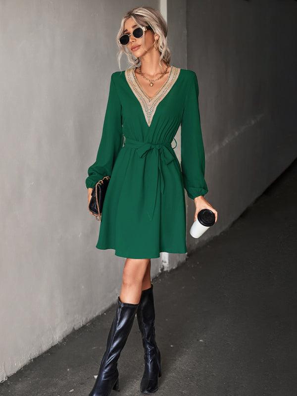 Korte Jurk met V-hals en Ceintuur - Mini Dresses - Jurkjes.co