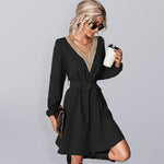 Korte Jurk met V-hals en Ceintuur - Mini Dresses - Jurkjes.co