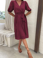 Korte Jurk met V-hals en Strikceintuur - Maxi Dresses - Jurkjes.co