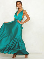 Maxi Jurk met Diepe V-hals en Satin Look - Maxi Dresses - Jurkjes.co