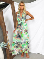 Maxi Jurk met Halternek en Abstracte Print - Group1 - Jurkjes.co