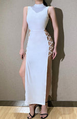 Maxi Jurk met Hoge Hals en Cut-out Details - Midi Dresses - Jurkjes.co