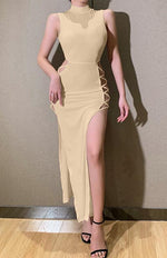 Maxi Jurk met Hoge Hals en Cut-out Details - Midi Dresses - Jurkjes.co