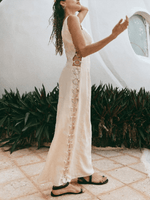 Maxi Jurk met Hoge Hals en Decoratieve Ringen - Group4 - Jurkjes.co