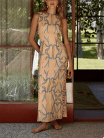 Maxi Jurk met Hoge Hals en Decoratieve Ringen - Group4 - Jurkjes.co