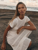 Maxi Jurk met Luchtige Mouwen en Ribbelpatroon - Group14 - Jurkjes.co