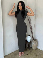 Maxi Jurk met Ronde Hals en Smalle Pasvorm - Group6 - Jurkjes.co