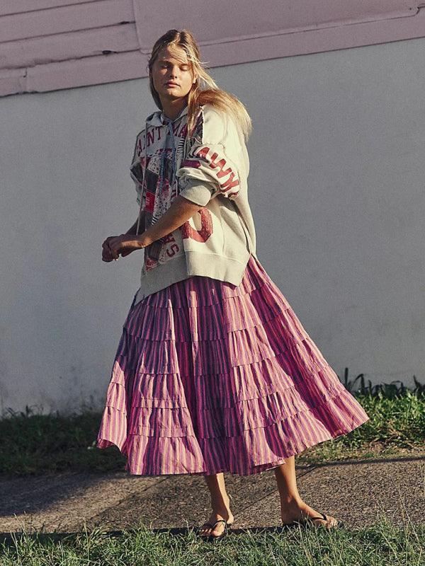 Maxi Jurk met V-hals en Gestreept Patroon - Group1 - Jurkjes.co