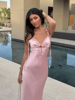 Maxi Jurk met V-hals en Strikdetails - Group13 - Jurkjes.co