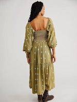 Maxi Jurk met Vierkante Hals en Geborduurde Details - Maxi Dresses - Jurkjes.co