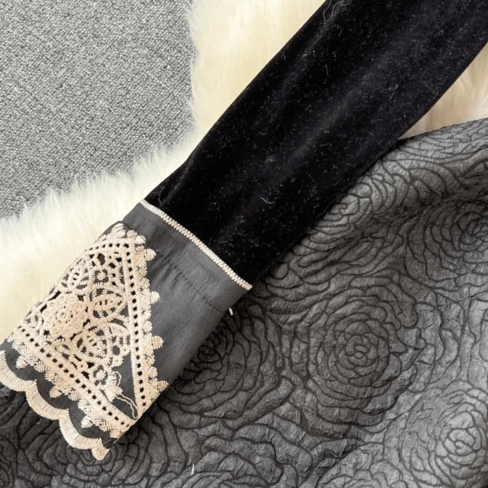 Midi Jurk met Borduursels en Elegante Snit - Dresses - Jurkjes.co