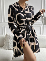 Midi Jurk met Ceintuur en Geometrisch Patroon - Group6 - Jurkjes.co