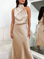 Midi Jurk met Halterhals in Effen Satijn - Maxi Dresses - Jurkjes.co