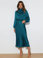 Midi Jurk met Hoge Hals en Satijnen Stof - Maxi Dresses - Jurkjes.co