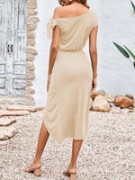 Midi Jurk met Schouderstrik en Elegante Split - Group3 - Jurkjes.co