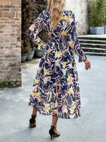 Midi Jurk met V-hals en Abstracte Print - Midi Dresses - Jurkjes.co