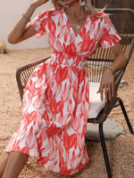 Midi Jurk met V-hals en Bladerenprint - Midi Dresses - Jurkjes.co