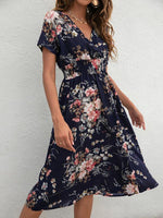 Midi Jurk met V-hals en Bloemenprint - Midi Dresses - Jurkjes.co