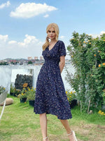 Midi Jurk met V-hals en Bloemenprint - Midi Dresses - Jurkjes.co